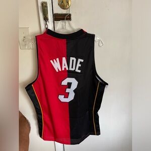 Dwayne Wade Miami Heat Men’s Mitchell & Ness jersey L
